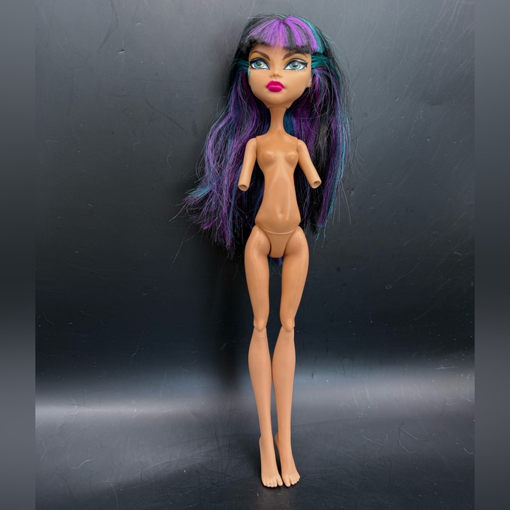 2008 Monster High Cleo De Nile Creepateria Doll Nude - Missing Arms - Mattel